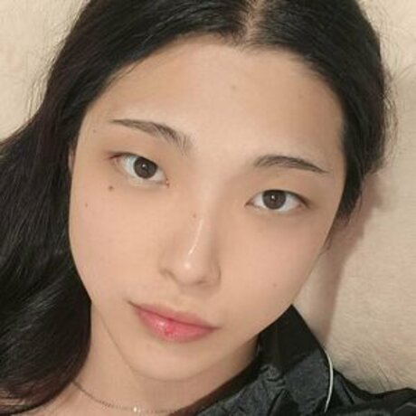 suyeoniiii_ model hot images