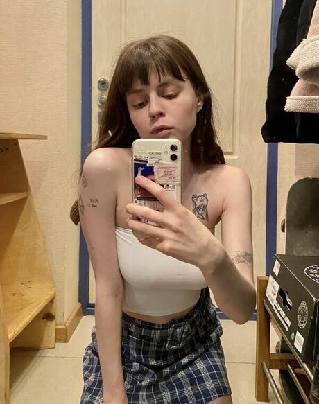 Mermaids Kiss perfect actress img