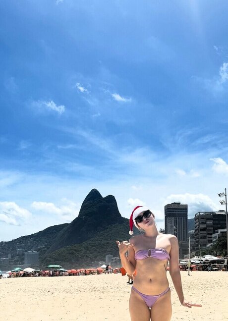 Leticia Colin pretty star images