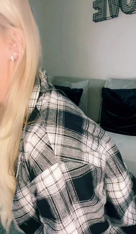 Emily Walters hot pornstar image