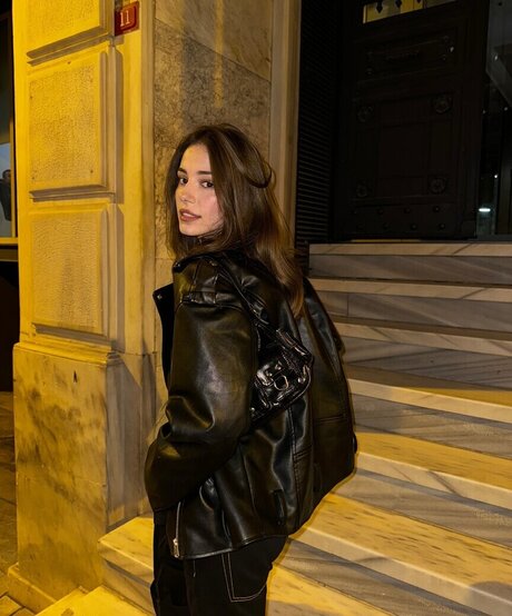 ebrarkrbkn pornstar naked picture