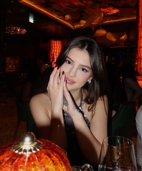 Sinem Melek Co kun model beautiful img