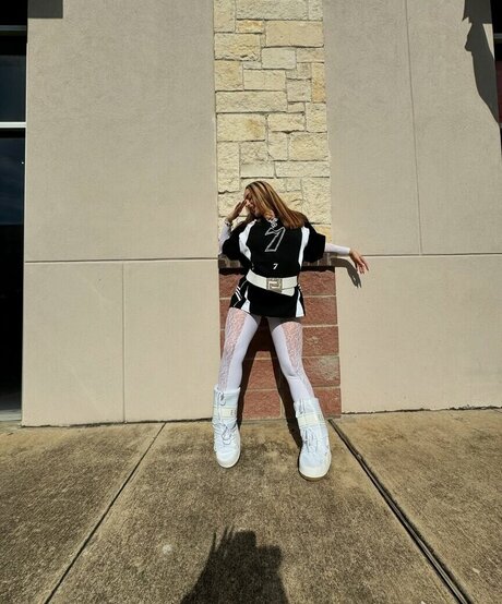 des suzanne pretty model picture