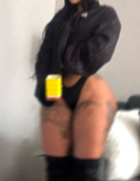 Yinett Baez model pornographic images