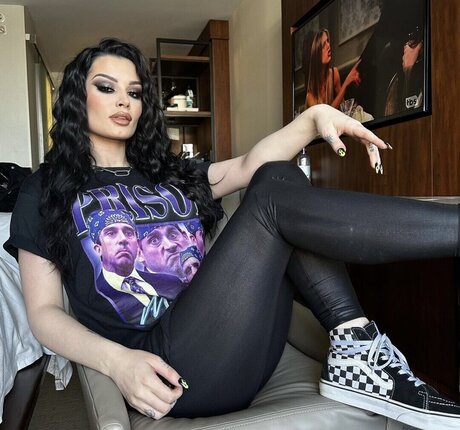 Saraya Jade Bevis model adult image