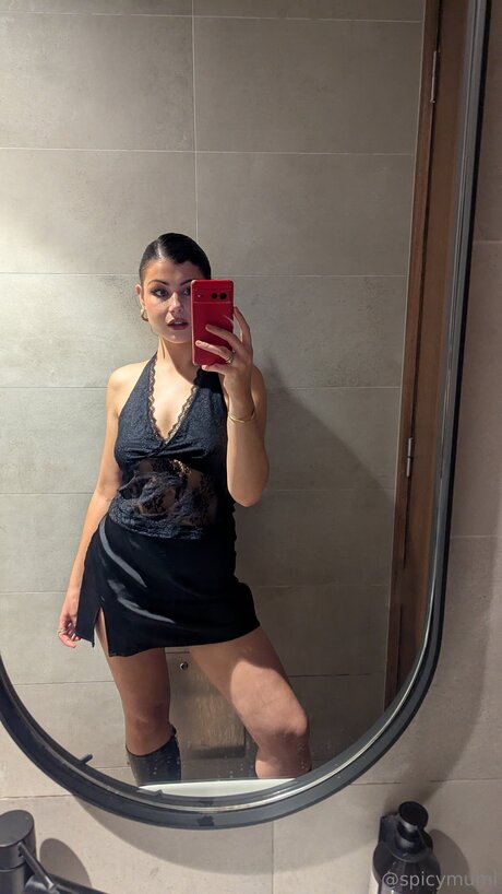 spicymumi model xxx pic