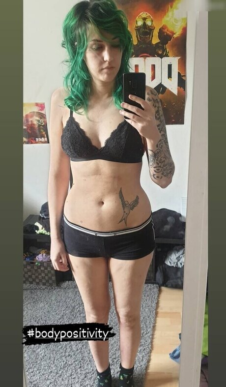 locolea beautiful model pic