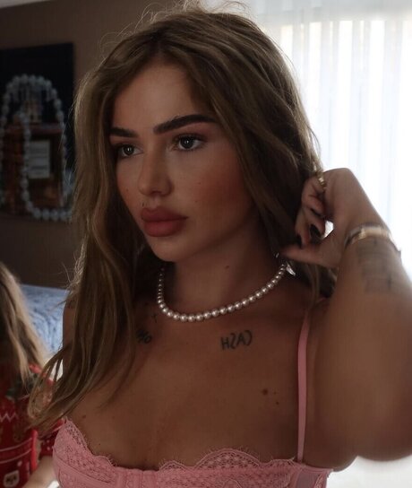 Loredana Zefi star nudes pic