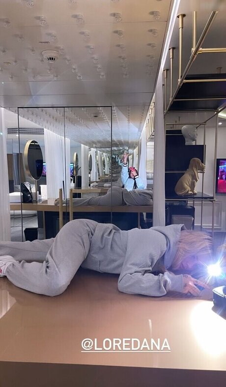 Loredana Zefi pornstar high quality pictures