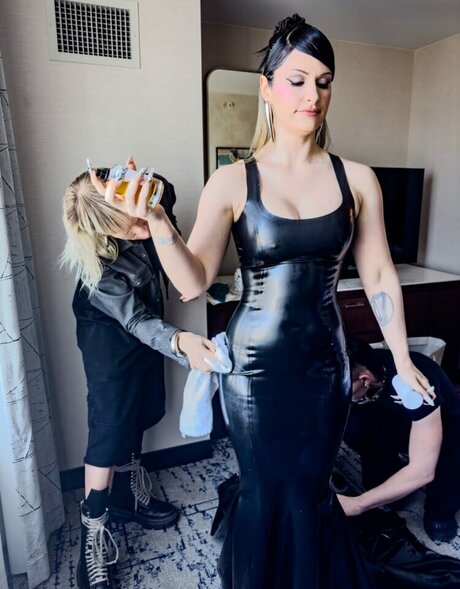 Courtney LaPlante star best pics