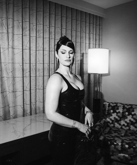 Courtney LaPlante nice star image