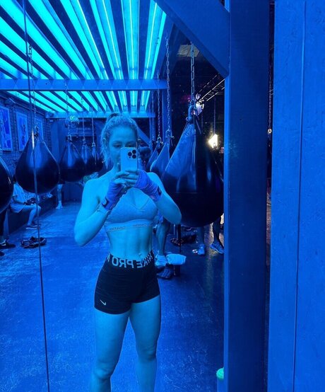 schokolove_ model erotic pics