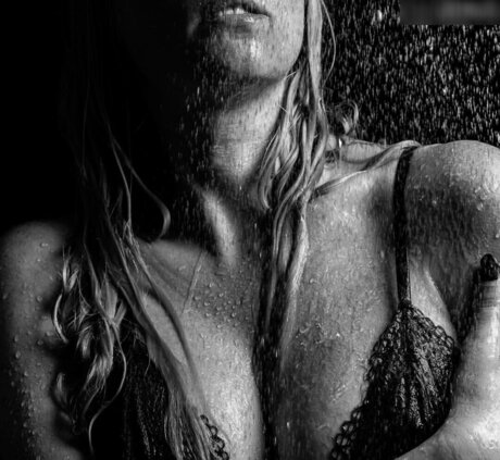 Jacqueline Sparrow art model pic