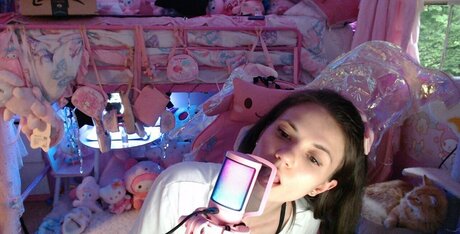 Ariel Harris free star pic