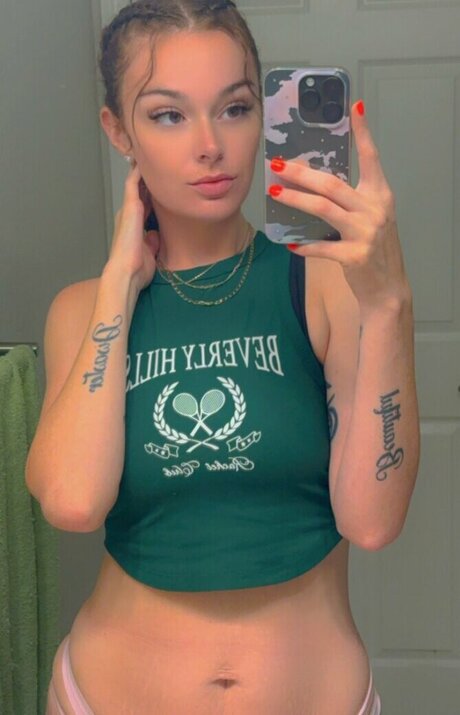 thereallmissvee pornstar nude images