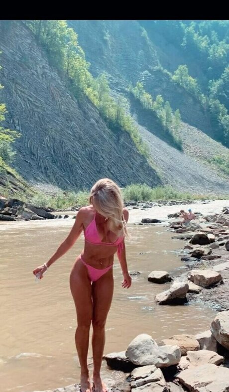 marianna__happy nude model picture