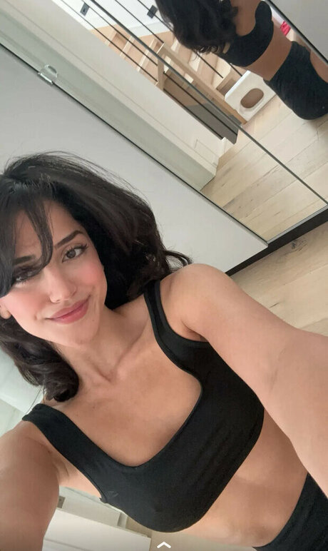 shemale handjob onlyfans sexy nudes pictures