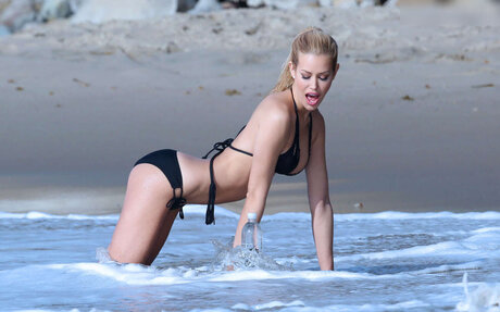 Kennedy Summers porn actress galleries