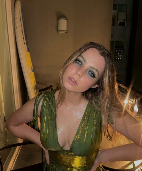 Maya Jenson art model picture