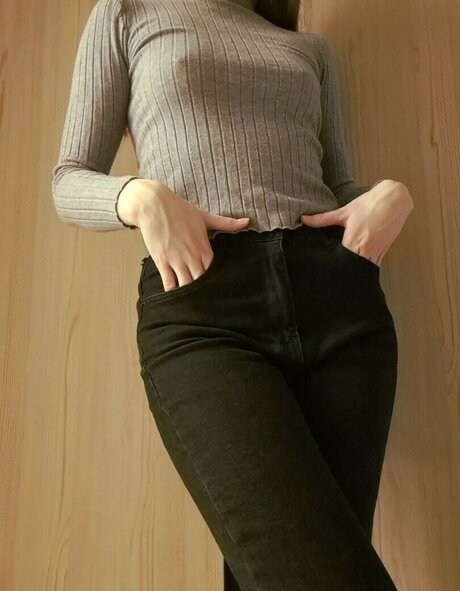 virlyana pornstar pretty image