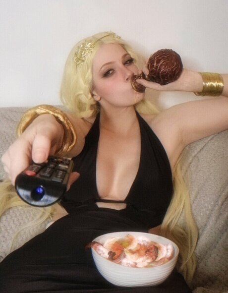 Misschalice nude actress images