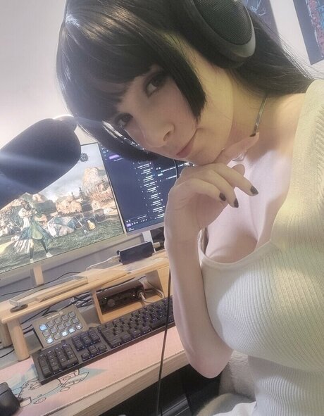 Misschalice pornstar nude img