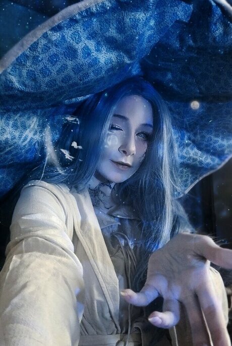 Misschalice nude pornstar img