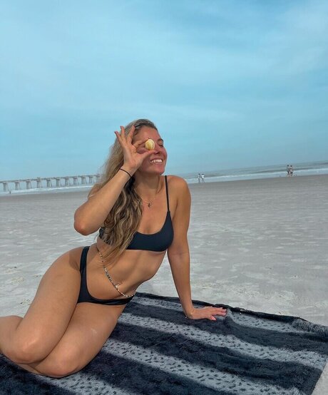 sexy mom onlyfans porno pic