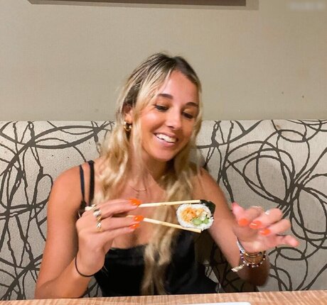 curvy muscle onlyfans porn archive