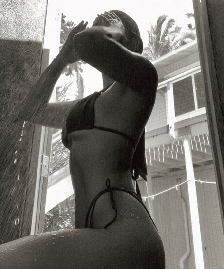 model onlyfans naked picture