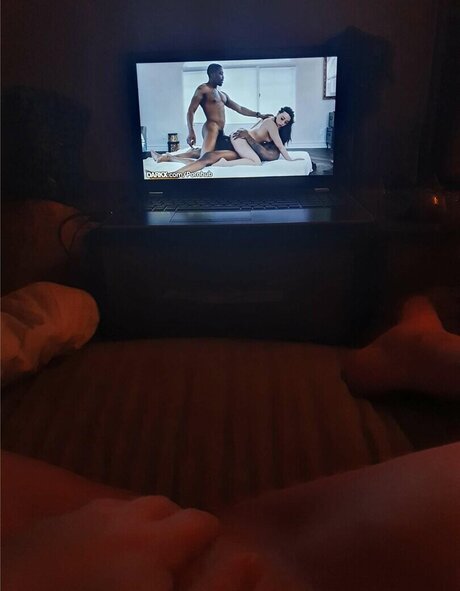 Hwmilf star nude photo