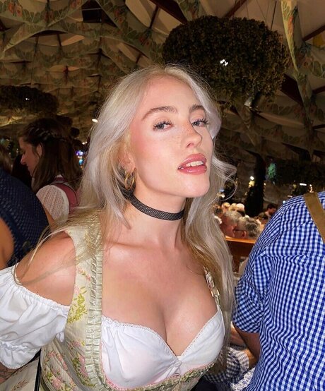 ayyetay model exclusive picture