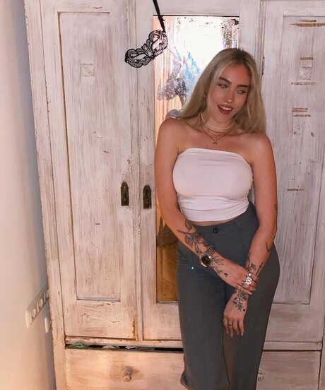 ayyetay model erotic pic