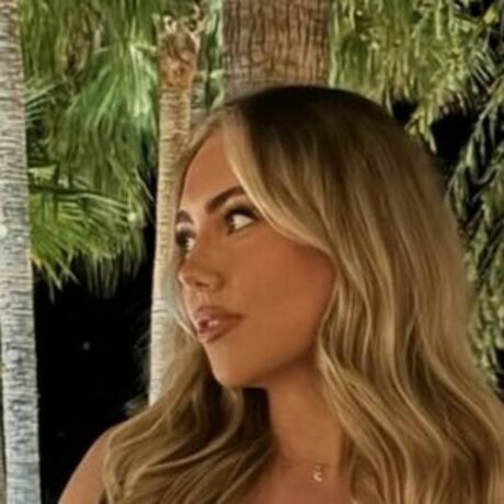 Ellie Williamson hot pornstar picture