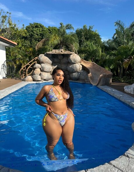 NyNyirene pornstar nudes pic