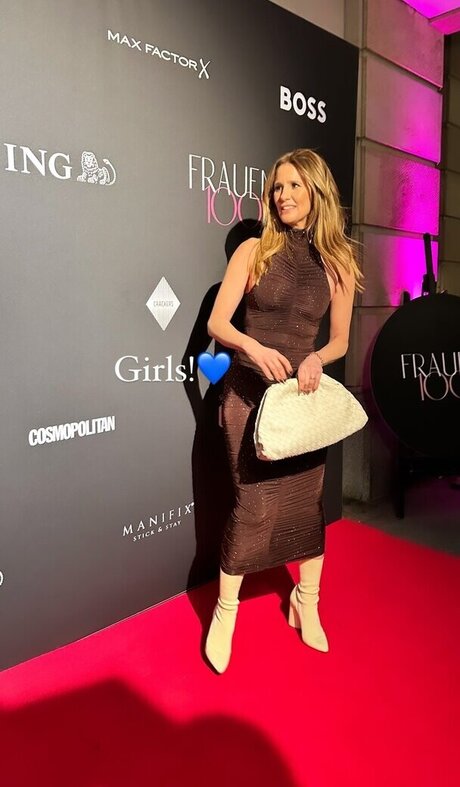 blonde shemale onlyfans sexy naked photos