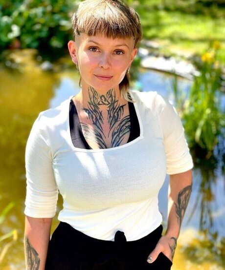 Edith Stehfest pretty actress pictures