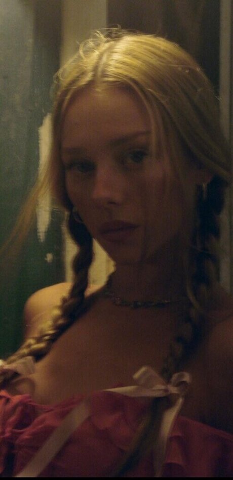 skinny blonde milf onlyfans free pic