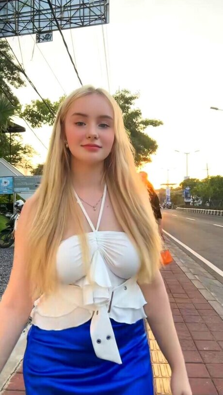 teen lesbian onlyfans best gallery