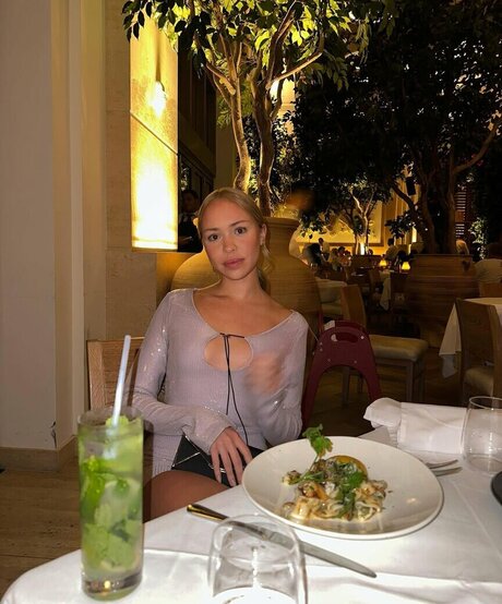 Agnessa Kosogon nude pornstar image