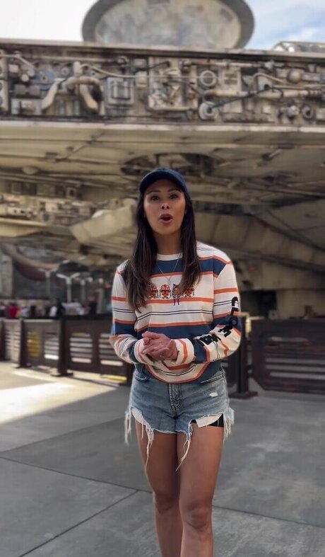 Lauren Mary Kim nude star pictures