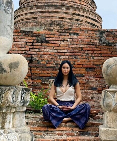 Lauren Mary Kim exclusive star img