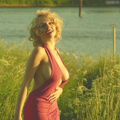 Leni Bahr art pornstar image