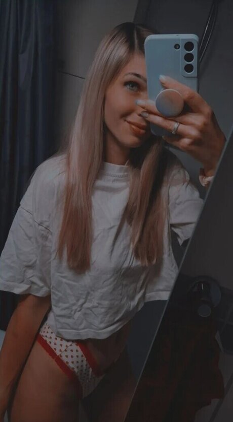 milf shower onlyfans top img