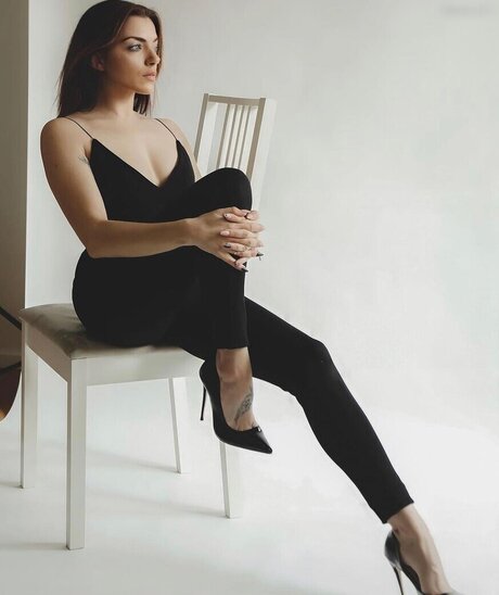 curvy teen onlyfans sexy naked photo