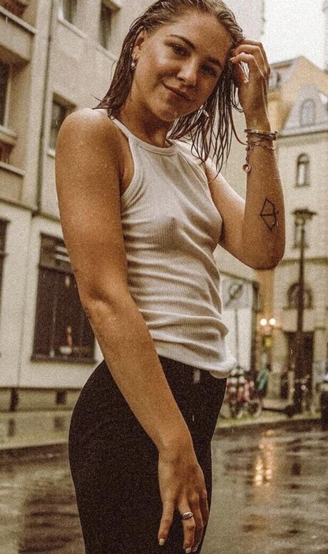 Diana zur L wen beautiful pornstar photos