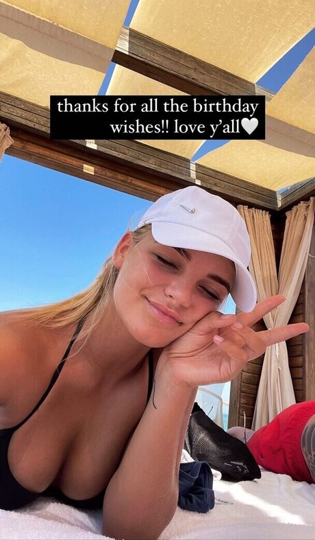 Maxime Ocasek adult actress photo