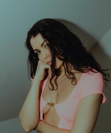 Anna Lea Mende top actress galleries