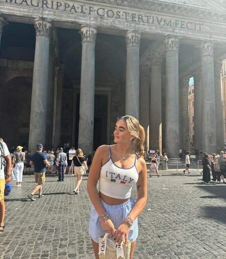 danielleelou model adult pictures