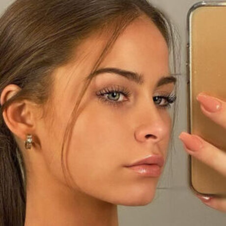 Kim Sara star naked pictures